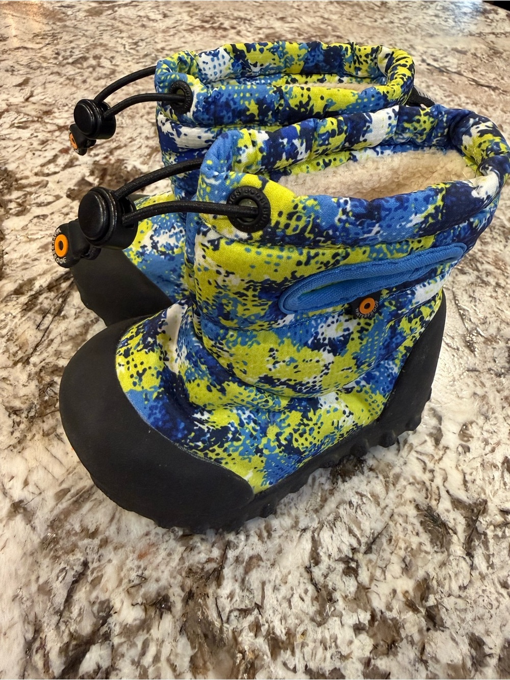 Bogs Kids Winter Boots in Blue and Yellow Camo